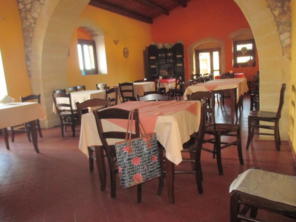 Le Mangiatoie Del Re Giordano Villa Avola Luaran gambar