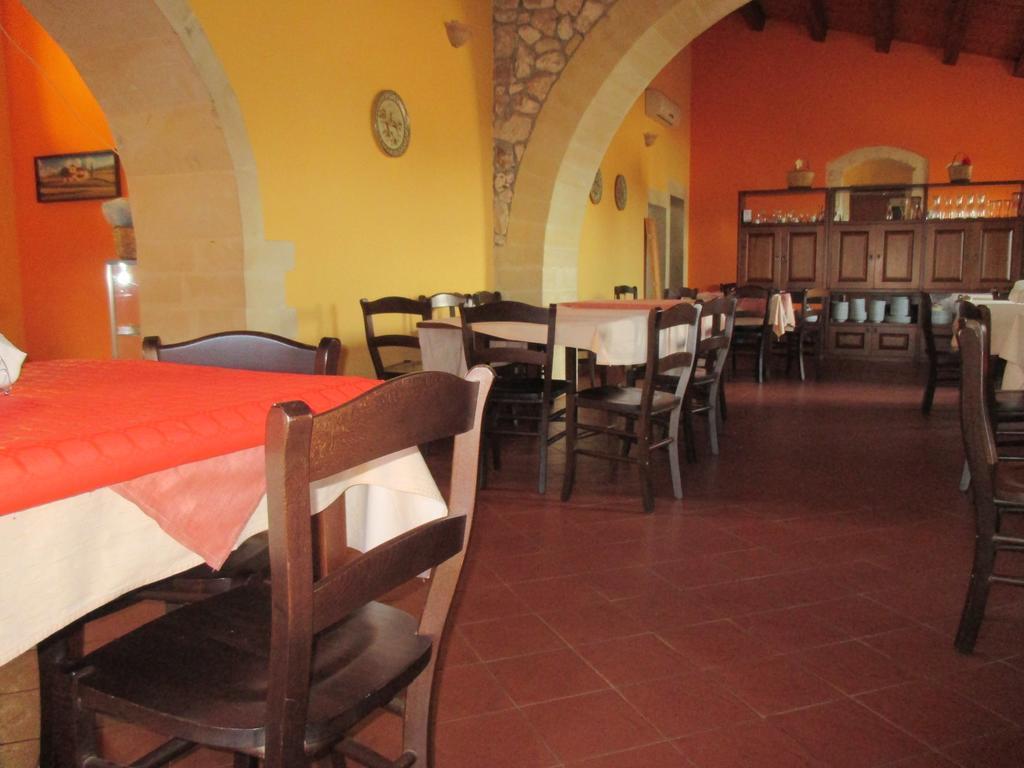 Le Mangiatoie Del Re Giordano Villa Avola Luaran gambar